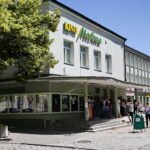 Wręczenie Sławomirowi Mazurowi statuetki "Filmowego Ziemowita" w kategorii Twórca Filmowy. Kino Moskwa / Marzena Mąkosa / Radio Kielce