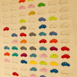 Obiekty z wystawy "Lekcja dizajnu" prezentującej polskie projekty tworzone z myślą o dzieciach. Mata z filcu, cars dywan - 300zł / Marzena Mąkosa / Radio Kielce