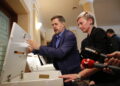 Otwarcie urn z głosami oddanymi przez mieszkańców Kielc na zadania zgłoszone do Budżetu Obywatelskiego / Marzena Mąkosa / Radio Kielce
