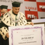 Inauguracja roku akademickiego na Politechnice Świętokrzyskiej. Na zdjęciu: Wiesław Trąmpczyński - rektor Politechniki Świętokrzyskiej / Marzena Mąkosa / Radio Kielce