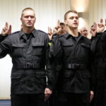 Ślubowanie nowo przyjętych funkcjonariuszy policji / Marzena Mąkosa / Radio Kielce