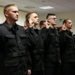 Ślubowanie nowo przyjętych funkcjonariuszy policji / Marzena Mąkosa / Radio Kielce