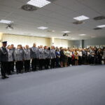 Ślubowanie nowo przyjętych funkcjonariuszy policji / Marzena Mąkosa / Radio Kielce
