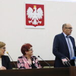 Konferencja prasowa zastępcy prezydenta Kielc Andrzeja Syguta poświęcona organizacji wyborów w mieście. Na zdjęciu (od lewej): Jadwiga Rzepińska - inspektor w Wydziale Spraw Obywatelskich i Działalności Gospodarczej w Urzędzie Miasta Kielce, Barbara Obara - zastępca dyrektora Wydziału Spraw Obywatelskich i Działalności Gospodarczej w Urzędzie Miasta Kielce i Andrzej Sygut - wiceprezydent Kielc / Marzena Mąkosa / Radio Kielce