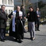 Otwarcie kompleksu boisk sportowych oraz siłowni zewnętrznej przy VII LO im. J.Piłsudskiego. Poświęcenie obiektów sportowych / Marzena Mąkosa / Radio Kielce