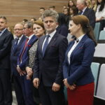 Uroczysta immatrykulacja na Wydziale Lekarskim UJK. Na zdjęciu (od prawej): Marzena Okła-Drewnowicz - poseł PO i Krzysztof Słoń - senator RP / Marzena Mąkosa / Radio Kielce