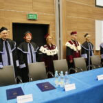 Uroczysta immatrykulacja na Wydziale Lekarskim UJK. Na zdjęciu (od lewej): dr Przemysław Wolak, dr Grażyna Nowak - Starz, dr Monika Szpringer, prof. Stanisław Głuszek, dr Dorota Kozieł i prof. Marianna Janion / Marzena Mąkosa / Radio Kielce