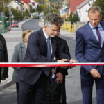 Otwarcie wyremontowanej drogi w Zajączkowie w gminie Piekoszów / Marzena Mąkosa / Radio Kielce