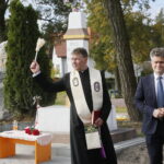 Otwarcie wyremontowanej drogi w Zajączkowie w gminie Piekoszów. Poświęcenie drogi / Marzena Mąkosa / Radio Kielce