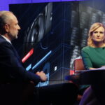 „Debaty o Kielcach”: Krzysztof Adamczyk i Artur Gierada. Na zdjęciu: Krzysztof Adamczyk - kandydat na prezydenta Kielc i Beata Oleś - TVP 3 Kielce / Marzena Mąkosa / Radio Kielce