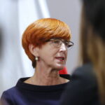 Konferencja w urzędzie wojewódzkim. Elżbieta Rafalska - minister rodziny, pracy i polityki społecznej wraz z wojewodą podsumowała ministerialne programy realizowane w województwie świętokrzyskim. Minister Elżbieta Rafalska  / Marzena Mąkosa / Radio Kielce