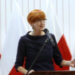Konferencja w urzędzie wojewódzkim. Elżbieta Rafalska - minister rodziny, pracy i polityki społecznej wraz z wojewodą podsumowała ministerialne programy realizowane w województwie świętokrzyskim. Minister Elżbieta Rafalska  / Marzena Mąkosa / Radio Kielce