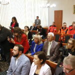 Konferencja prasowa Sławomira Gadomskiego, wiceministra zdrowia w urzędzie wojewódzkim. Podpisanie umów na wsparcie szpitalnych oddziałów ratunkowych i umów na stypendia dla pielęgniarek / Marzena Mąkosa / Radio Kielce