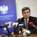 Konferencja prasowa Sławomira Gadomskiego, wiceministra zdrowia w urzędzie wojewódzkim. Podpisanie umów na wsparcie szpitalnych oddziałów ratunkowych i umów na stypendia dla pielęgniarek. Jacek Włosowicz - senator RP / Marzena Mąkosa / Radio Kielce