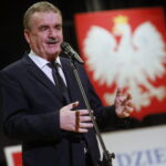 Odznaczenia dla zasłużonych nauczycieli z okazji Dnia Edukacji Narodowej w Zespole Państwowych Szkół Muzycznych w Kielcach. Na zdjęciu: Wojciech Lubawski - prezydent Kielc / Marzena Mąkosa / Radio Kielce