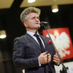 Odznaczenia dla zasłużonych nauczycieli z okazji Dnia Edukacji Narodowej w Zespole Państwowych Szkół Muzycznych w Kielcach. Na zdjęciu: Krzysztof Słoń - senator RP / Marzena Mąkosa / Radio Kielce