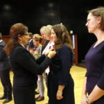 Odznaczenia dla zasłużonych nauczycieli z okazji Dnia Edukacji Narodowej w Zespole Państwowych Szkół Muzycznych w Kielcach. Wręczenie odznaczeń przez Agatę Wojtyszek - wojewodę świętokrzyskiego i Krzysztofa Słonia - senatora RP / Marzena Mąkosa / Radio Kielce