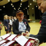 Odznaczenia dla zasłużonych nauczycieli z okazji Dnia Edukacji Narodowej w Zespole Państwowych Szkół Muzycznych w Kielcach / Marzena Mąkosa / Radio Kielce