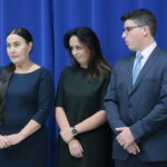 Spotkanie "Porozmawiajmy o najważniejszych sprawach dla Kielc". Prezentacja kandydatów na radnych PiS z okręgu nr 2 w Kielcach. Na zdjęciu (od lewej): Barbara Słapek, Monika Słoniewska, Marcin Stępniewski / Marzena Mąkosa / Radio Kielce