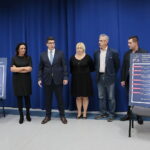 Spotkanie "Porozmawiajmy o najważniejszych sprawach dla Kielc". Prezentacja kandydatów na radnych PiS z okręgu nr 2 w Kielcach.Na zdjęciu (od lewej): Monika Słoniewska, Marcin Stępniewski, Jolanta Cichosz, Tadeusz Kozior i Leszek Zbroszczyk-Rylski / Marzena Mąkosa / Radio Kielce