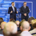 Spotkanie premiera Mateusza Morawieckiego z mieszkańcami Ostrowca Świętokrzyskiego / Marzena Mąkosa / Radio Kielce