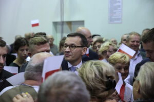 Spotkanie premiera Mateusza Morawieckiego z mieszkańcami Ostrowca Świętokrzyskiego / Marzena Mąkosa / Radio Kielce