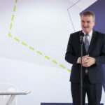 Podpisanie umowy dotyczącej zawiązania konsorcjum pomiędzy Głównym Urzędem Miar i Politechniką Świętokrzyską. Na zdjęciu: Wojciech Lubawski - prezydent Kielc / Marzena Mąkosa / Radio Kielce