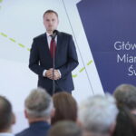 Podpisanie umowy dotyczącej zawiązania konsorcjum pomiędzy Głównym Urzędem Miar i Politechniką Świętokrzyską. Maciej Dobieszewski - wiceprezes Głównego Urzędu Miar / Marzena Mąkosa / Radio Kielce