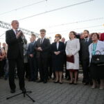 Odsłonięcie tablicy poświęconej wicepremierowi Przemysławowi Gosiewskiemu. Przemawia Antoni Macierewicz - były szef MON / Marzena Mąkosa / Radio Kielce