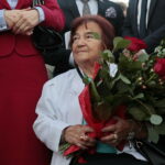 Odsłonięcie tablicy poświęconej wicepremierowi Przemysławowi Gosiewskiemu. Jadwiga Gosiewska - matka wicepremiera Przemysława Gosiewskiego   / Marzena Mąkosa / Radio Kielce