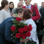 Odsłonięcie tablicy poświęconej wicepremierowi Przemysławowi Gosiewskiemu. Bartłomiej Dorywalski - doradca wojewody i Jadwiga Gosiewska - matka wicepremiera Przemysława Gosiewskiego