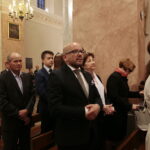 Odsłonięcie tablicy poświęconej wicepremierowi Przemysławowi Gosiewskiemu. Na zdjęciu: Agata Wojtyszek - wojewoda świętokrzyski, Beata Gosiewska -  europoseł do Parlamentu Europejskiego i Jadwiga Gosiewska - matka Przemysława Gosiewskiego  / Marzena Mąkosa / Radio Kielce