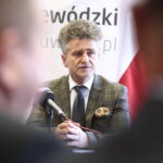 Podpisanie umów na  remont dróg i wręczenie rządowych promes. Krzysztof Słoń - senator RP / Marzena Mąkosa / Radio Kielce
