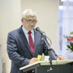 Spotkanie prezydenta Kielc, Wojciecha Lubawskiego z mieszkańcami.  Przemawia Witold Borowiec - radny / Marzena Mąkosa / Radio Kielce