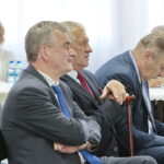 Spotkanie prezydenta Kielc, Wojciecha Lubawskiego z mieszkańcami. Na zdjęciu (od lewej): Wojciech Lubawski - prezydent Kielc, Witold Borowiec - radny i Artur Hajdorowicz - dyrektor Wydziału Rozwoju i Rewitalizacji Miasta w Urzędzie Miasta Kielce / Marzena Mąkosa / Radio Kielce