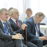 Spotkanie prezydenta Kielc, Wojciecha Lubawskiego z mieszkańcami. Na zdjęciu (od lewej): Wojciech Lubawski - prezydent Kielc, Witold Borowiec - radny i Artur Hajdorowicz - dyrektor Wydziału Rozwoju i Rewitalizacji Miasta w Urzędzie Miasta Kielce / Marzena Mąkosa / Radio Kielce