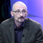 Radio Kielce i TVP3 Kielce. Debata o regionie. Kandydaci do sejmiku województwa świętokrzyskiego. Na zdjęciu: Artur Stefański - komitet wyborczy Partii Razem / Marzena Mąkosa / Radio Kielce