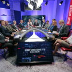 Radio Kielce i TVP3 Kielce. Debata o regionie. Kandydaci do sejmiku województwa świętokrzyskiego. Na zdjęciu (od lewej): Jan Cieślak - komitet wyborczy Wolni i Solidarni, Mateusz Iwan - komitet wyborczy wyborców Wolność w samorządzie, Artur Stefański - komitet wyborczy Partii Razem, Ryszard Białacki - reprezentujący komitet wyborczy SLD Lewica Razem, Janusz Koza - reprezentujący komitet wyborczy PiS, Beata Oleś - TVP3 Kielce, Paweł Solarz -Radio Kielce, Tomasz Szwarc - komitet wyborczy wyborców Bezpartyjni Samorządowcy, Danuta Papaj - komitet wyborczy wyborców Projekt Świętokrzyskie Bogdana Wenty, Grzegorz Gałuszka - komitet wyborczy Polskiego Stronnictwa Ludowego, Małgorzata Zamojska - komitet wyborczy Ruch Narodowy RP, Lucjan Pietrzczyk - komitet wyborczy Koalicja Obywatelska, Magdalena Fogiel - Litwinek - komitet wyborczy Kukiz'15 / Marzena Mąkosa / Radio Kielce