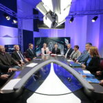 Radio Kielce i TVP3 Kielce. Debata o regionie. Kandydaci do sejmiku województwa świętokrzyskiego. Na zdjęciu (od lewej): Mateusz Iwan - komitet wyborczy wyborców Wolność w samorządzie, Artur Stefański - komitet wyborczy Partii Razem, Ryszard Białacki - reprezentujący komitet wyborczy SLD Lewica Razem, Janusz Koza - reprezentujący komitet wyborczy PiS, Beata Oleś - TVP3 Kielce, Paweł Solarz -Radio Kielce, Tomasz Szwarc - komitet wyborczy wyborców Bezpartyjni Samorządowcy, Danuta Papaj - komitet wyborczy wyborców Projekt Świętokrzyskie Bogdana Wenty, Grzegorz Gałuszka - komitet wyborczy Polskiego Stronnictwa Ludowego, Małgorzata Zamojska - komitet wyborczy Ruch Narodowy RP, Lucjan Pietrzczyk - komitet wyborczy Koalicja Obywatelska / Marzena Mąkosa / Radio Kielce