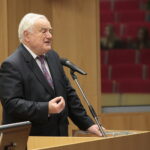 I Ogólnopolska Konferencja Naukowa "Działalność gospodarcza w dobie przemian - aspekty prawne, ekonomiczne i etycznye". Na zdjęciu: prof. zw. dr hab. Jerzy Jaskiernia - dziekan Wydziału Prawa, Administracji i Zarządzania Uniwersytetu Jana Kochanowskiego w Kielcach / Marzena Mąkosa / Radio Kielce