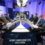 Radio Kielce i TVP3 Kielce. Debata o regionie. Kandydaci do sejmiku województwa świętokrzyskiego. Na zdjęciu (od lewej): Andrzej Skrętek - komitet wyborczy SLD Lewica Razem, Łukasz Kosmala - komitet wyborczy Parti Razem, Andrzej Pruś - komitet wyborczy PiS, Beata Oleś - TVP3 Kielce, Paweł Solarz - Radio Kielce, Agata Bińskowska - komitet wyborczy Polskie Stronnictwo Ludowe, Łukasz Wilczyński - komitet wyborczy Ruch Narodowy RP, Mirosław Gęborek - komitet wyborczy Koalicja Obywatelska, Marek Ciuraszkiewicz - komitet wyborczy Kukiz'15 / Marzena Mąkosa / Radio Kielce