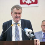 Uroczysta, pożegnalna sesja kieleckiej rady miasta w ratuszu. Podsumowanie działalności samorządu Kielc w kadencji 2014 – 2018. Na zdjęciu: Wojciech Lubawski - prezydent Kielc / Marzena Mąkosa / Radio Kielce