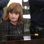 Uroczysta, pożegnalna sesja kieleckiej rady miasta w ratuszu. Podsumowanie działalności samorządu Kielc w kadencji 2014 – 2018. Na zdjęciu: Anita Stanisławska - dyrektor Wydziału Edukacji, Profilaktyki i Pożytku Publicznego w Urzędzie Miasta Kielce  / Marzena Mąkosa / Radio Kielce