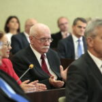 Uroczysta, pożegnalna sesja kieleckiej rady miasta w ratuszu. Podsumowanie działalności samorządu Kielc w kadencji 2014 – 2018. Na zdjęciu: Marian Kubik - Radny Rady Miasta Kielce / Marzena Mąkosa / Radio Kielce