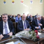 Uroczysta, pożegnalna sesja kieleckiej rady miasta w ratuszu. Podsumowanie działalności samorządu Kielc w kadencji 2014 – 2018. Na zdjęciu (od lewej): Wojciech Lubawski - prezydent Kielc, Czesław Gruszewski - zastępca prezydenta, Tadeusz Sayor - zastępca prezydenta i Andrzej Sygut - zastępca prezydenta / Marzena Mąkosa / Radio Kielce