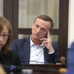 Uroczysta, pożegnalna sesja kieleckiej rady miasta w ratuszu. Podsumowanie działalności samorządu Kielc w kadencji 2014 – 2018. Na zdjęciu: Dawid Kędziora - Radny Rady Miasta Kielce / Marzena Mąkosa / Radio Kielce