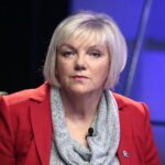 Radio Kielce i TVP3 Kielce. Debata o regionie. Kandydaci do sejmiku województwa świętokrzyskiego. Na zdjęciu: Jadwiga Szewczyk - komitet wyborczy Kukiz'15 / Marzena Mąkosa / Radio Kielce