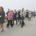 Uroczystość nadania Szkole Podstawowej z Oddziałami Dwujęzycznymi w Bolminie imienia Świętego Jana Pawła II / Marzena Mąkosa / Radio Kielce