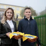 Uroczystość nadania Szkole Podstawowej z Oddziałami Dwujęzycznymi w Bolminie imienia Świętego Jana Pawła II / Marzena Mąkosa / Radio Kielce