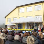 Uroczystość nadania Szkole Podstawowej z Oddziałami Dwujęzycznymi w Bolminie imienia Świętego Jana Pawła II / Marzena Mąkosa / Radio Kielce